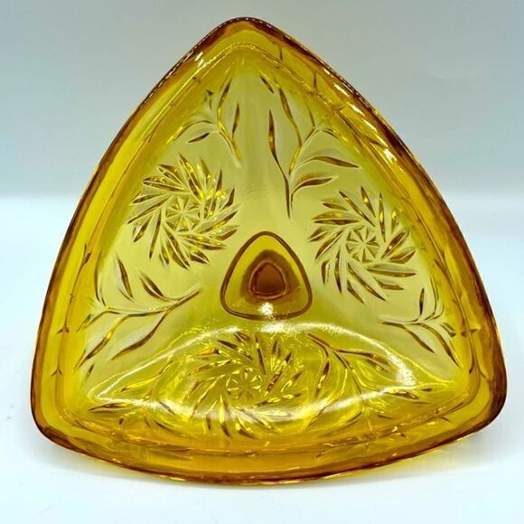 Hazel Atlas Gold Amber Pinwheel Triangle Candy Box w/ Finial Lid - Picture 10 of 15